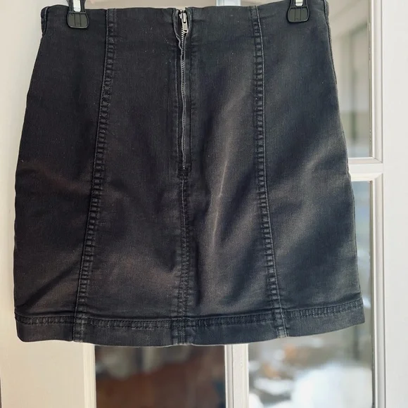 Free People Modern Femme Denim Washed Black Skirt, Size 6 - Picture 8 of 9